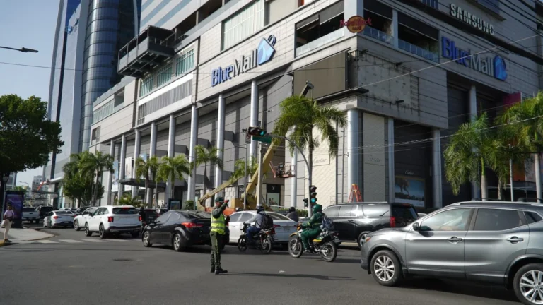 Digesett refuerza control de tránsito en plazas comerciales por Día de las Madres