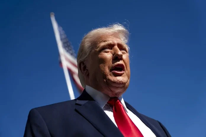 Trump en billetes y documentos oficiales
