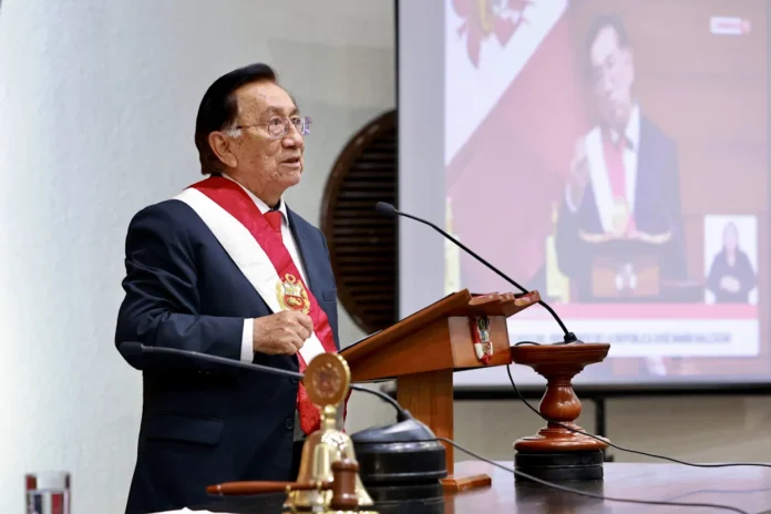 Presidente de Perú menciona a Hitler y holocausto.