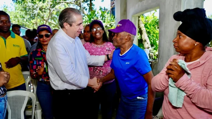 Francisco Javier García en campaña presidencial.
