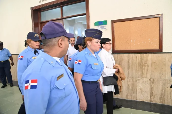 Abogados defienden a Espaillat de acusaciones.