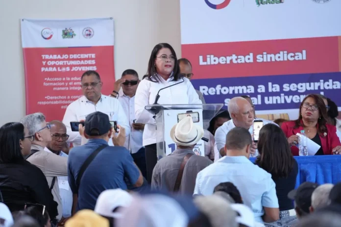 Infotep promueve trabajo digno y formación técnica.