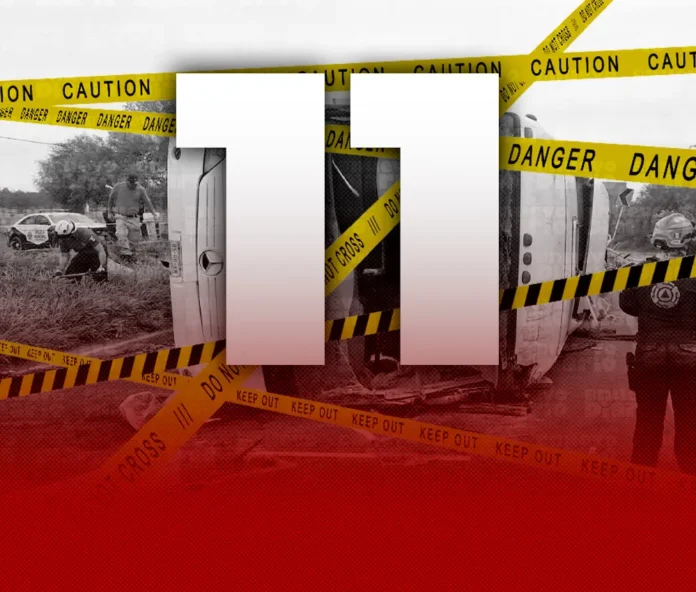 Autobús turístico volcado en México, tragedia.