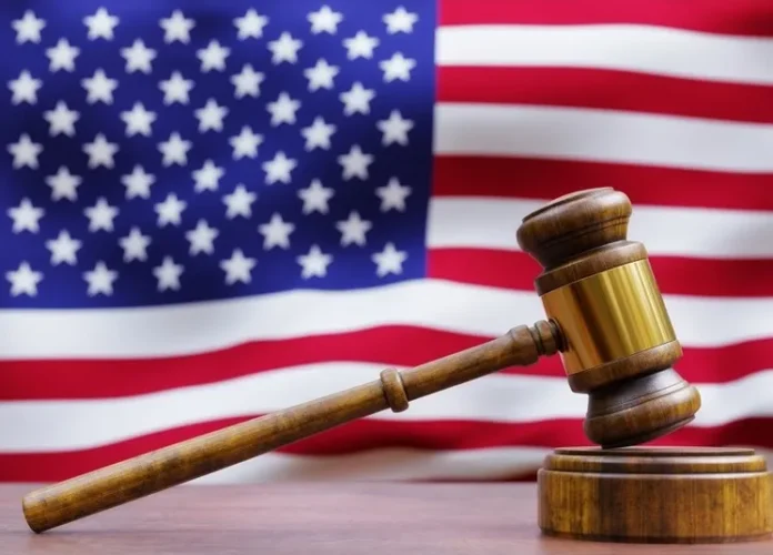 Tribunal prohíbe detención de inmigrantes sin fianza.