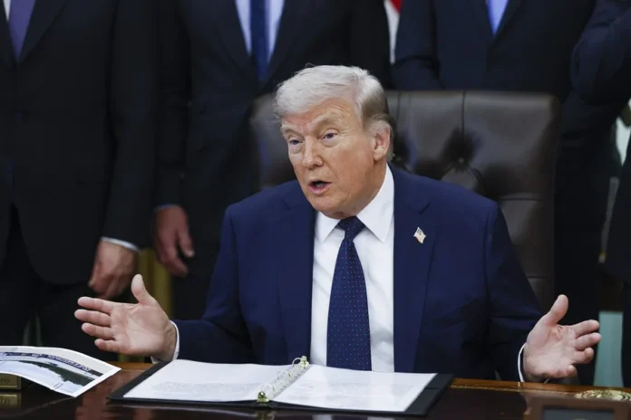 Trump anuncia ayuda para barcos en Ormuz