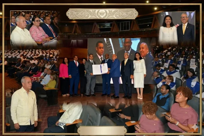 Graduación de nuevos docentes en UASD