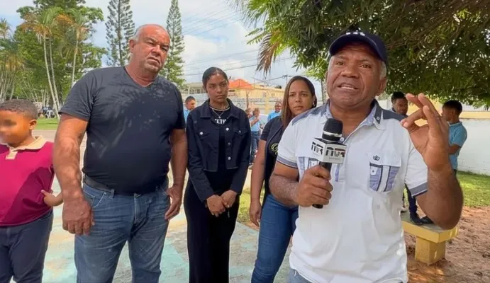Villarivenses en Nueva York denuncian fondos escolares