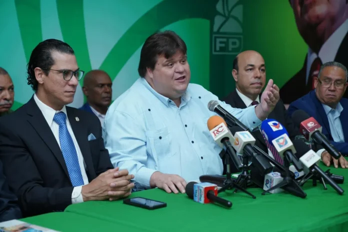 Fuerza del Pueblo denuncia pagos ilegales PRM