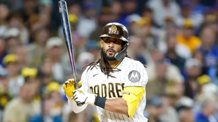 Fernando Tatis Jr. busca su primer jonrón.