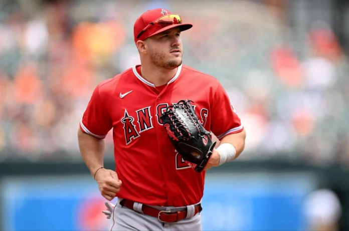 Mike Trout lidiando con lesiones deportivas.