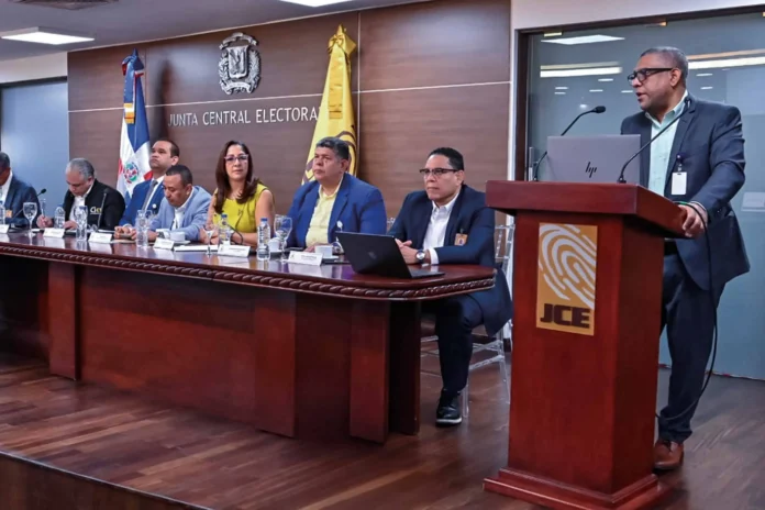 Reunión JCE sobre proceso de cedulación.