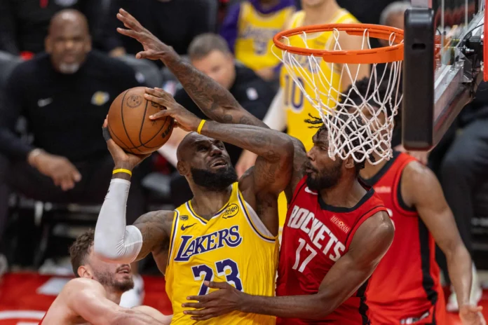 Lakers celebran victoria sobre Rockets en playoffs