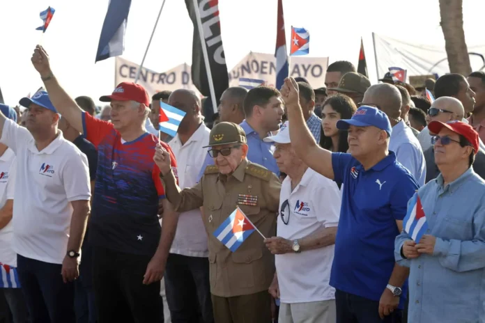 Desfile del Primero de Mayo en Cuba