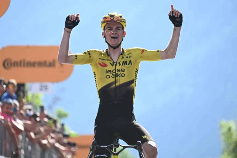 Sepp Kuss gana etapa reina del Giro y completa su colección