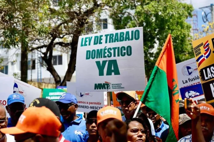 Manifestación por derechos laborales y salarios.