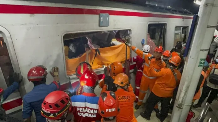 Accidente ferroviario en Indonesia, cuatro muertos.